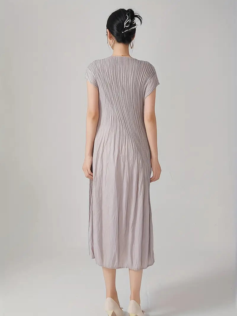 Midi-Kleid mit dekorativen Raffungen