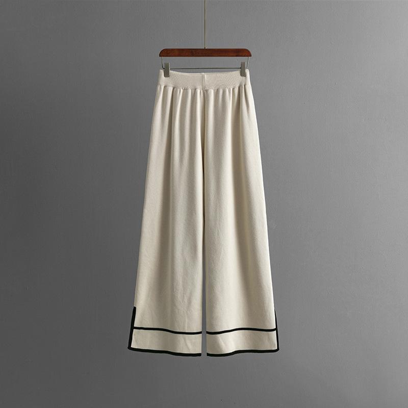 Strick-Set mit Pullover und Hose