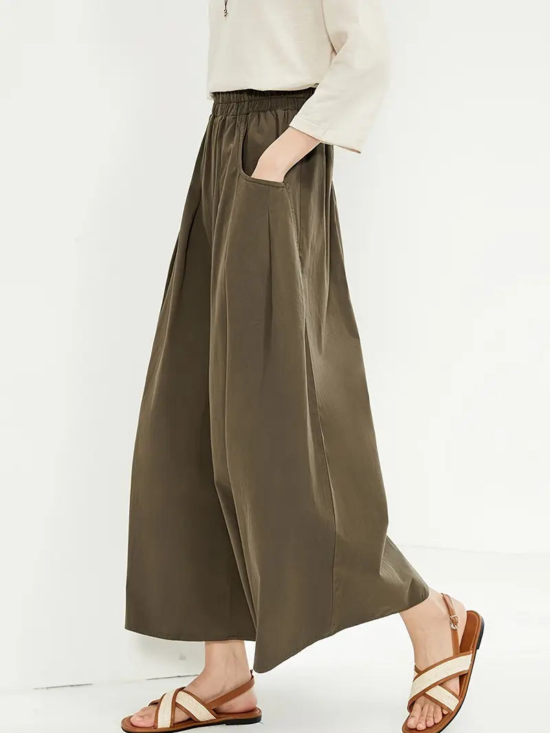 Weite Khaki-Hose im Culotte-Stil
