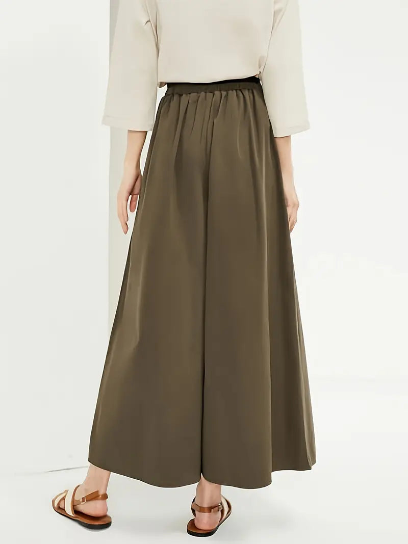 Weite Khaki-Hose im Culotte-Stil