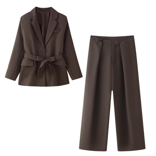 Damenanzug mit Jacke und Hose