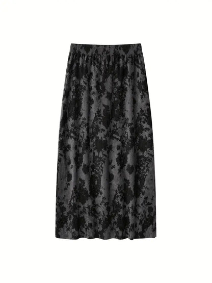 Grauer Plisseerock mit abstraktem Print