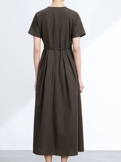 Midi-Kleid mit kurzen Ärmeln und Schnürung