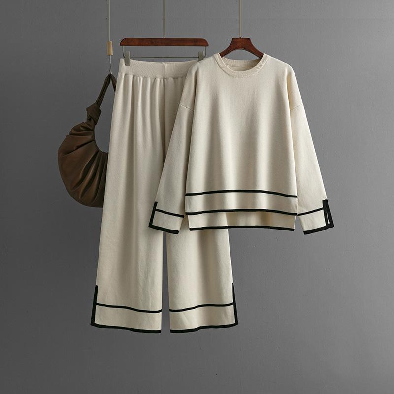 Strick-Set mit Pullover und Hose